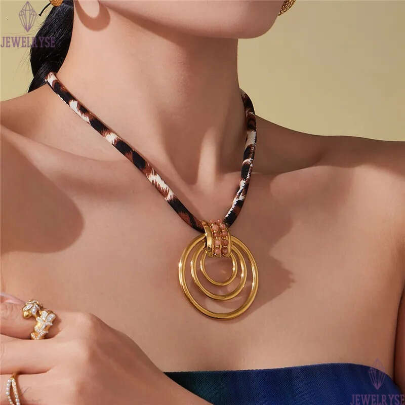 leopard-print silk scarf heart necklace designer for woman stainless steel circle pendant necklaces beach daily outfit jewelry birthday friend family 