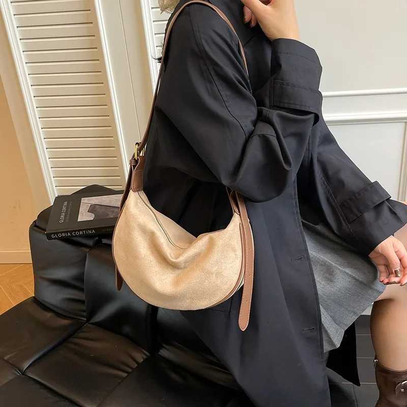 Flannel Shoder Bag Trendy Persality Large Capacity Fi Versatile Messenger Bag Texture Versatile Dumpling Bag Y251211