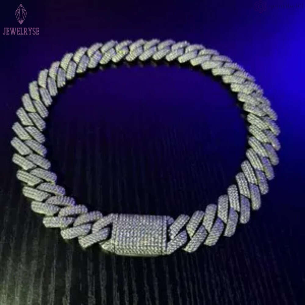 Hip - hop Flavored Morganite Moissanite Pendant Necklace Durable Hypoallergenic Elegant Solitaire Diamond Alternative Jewelry Gift for Women Perfect f