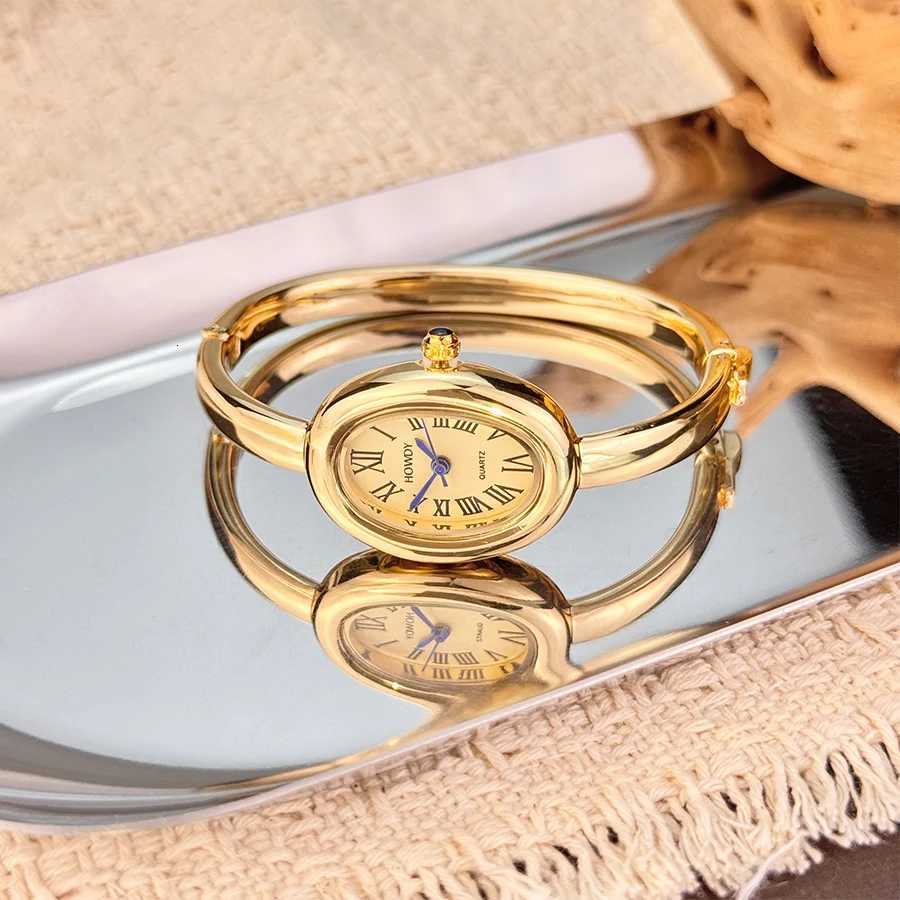 New style bathtub bracelet small dial exquisite and unique light luxury womens high-end Roman numerals oval quartz watch Y251212