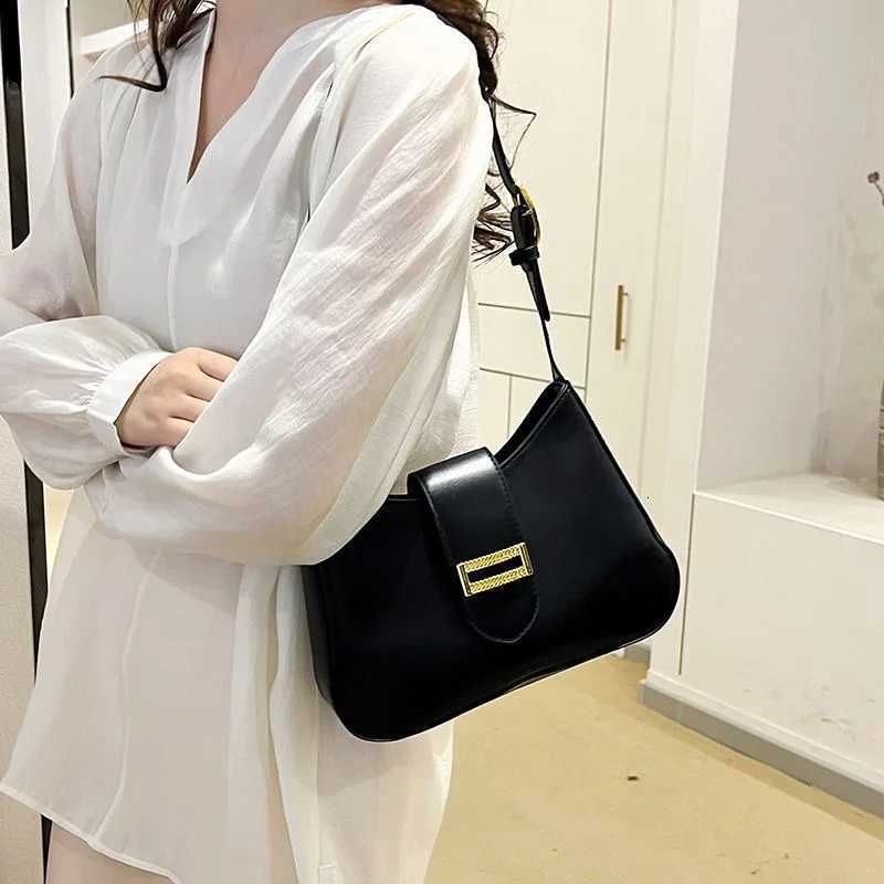 Wen Bag Luxury Designer Cluh Handbags Solid Color Leather Underarm Shoder Bag Casual Fem Luxury Hobos Bags White Black Y251211