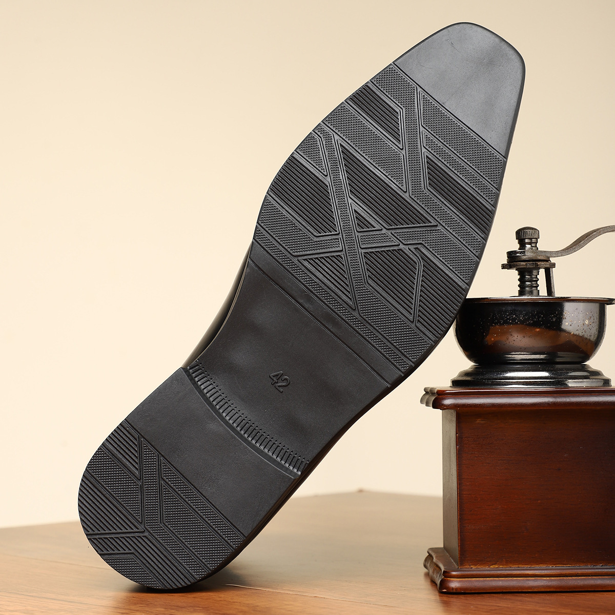 British retro carved business formal men's leather shoes new light luxury high-quality short boots fashionable casual designer shoes