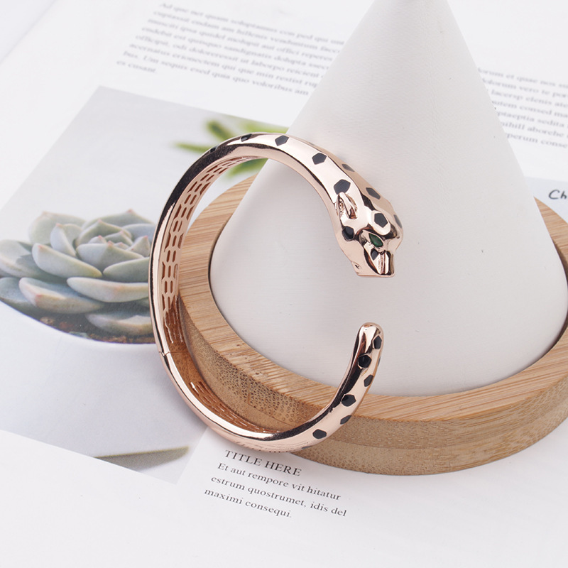 Fashionable Personality Bare Body Resin Leopard Bracelet European and American Style Versatile Ring Light Luxury Unisex Jewelry Set