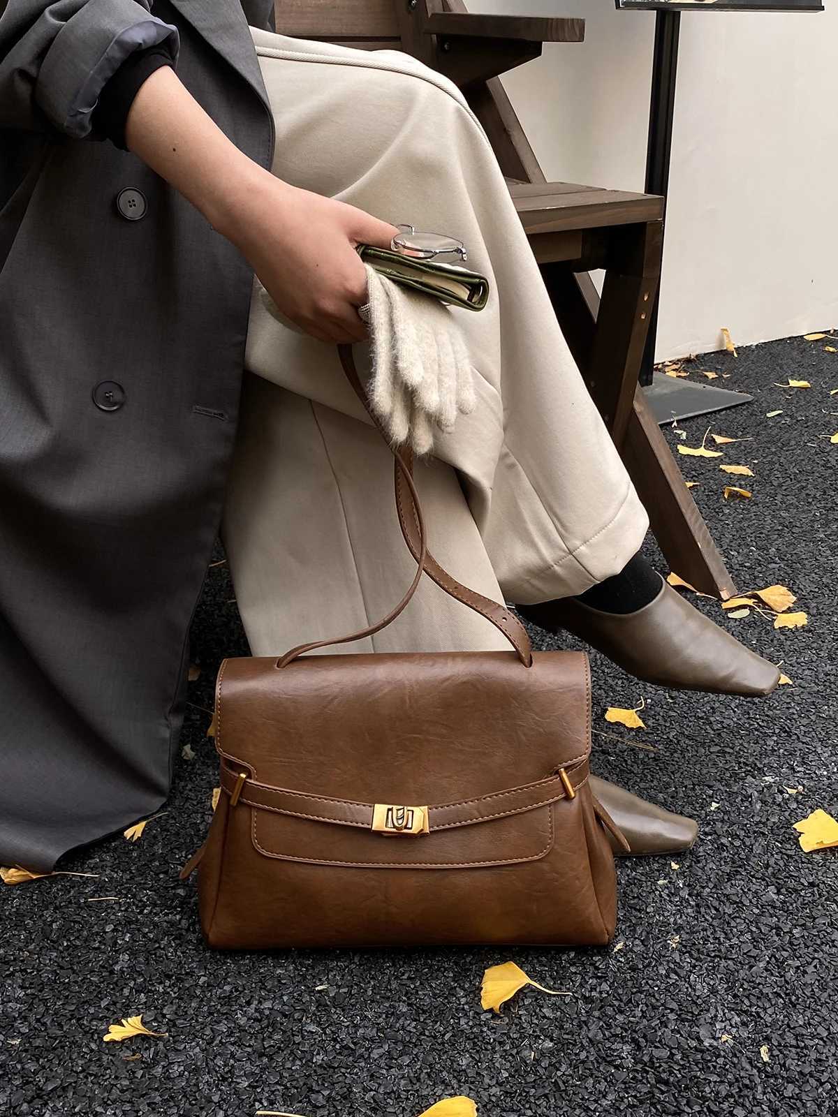 2025 New Wens BagLuxury Minimalist Crossbody Bag for Versatile Daily Cmute Y251211