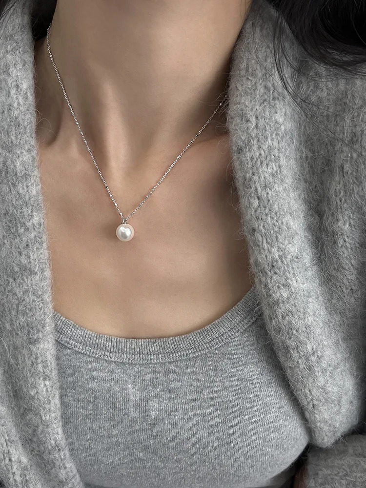 Pearl Necklace for Women Style Simple Temperament Collarbone Chain Niche High-end Feeling 251209