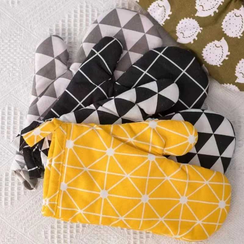 2pcs Microwave Oven Glove Kitchen Tool 1Pcs Mitten Terylene Insated Heatproof Resistant Non-slip Baking Gloves Thickening H251212