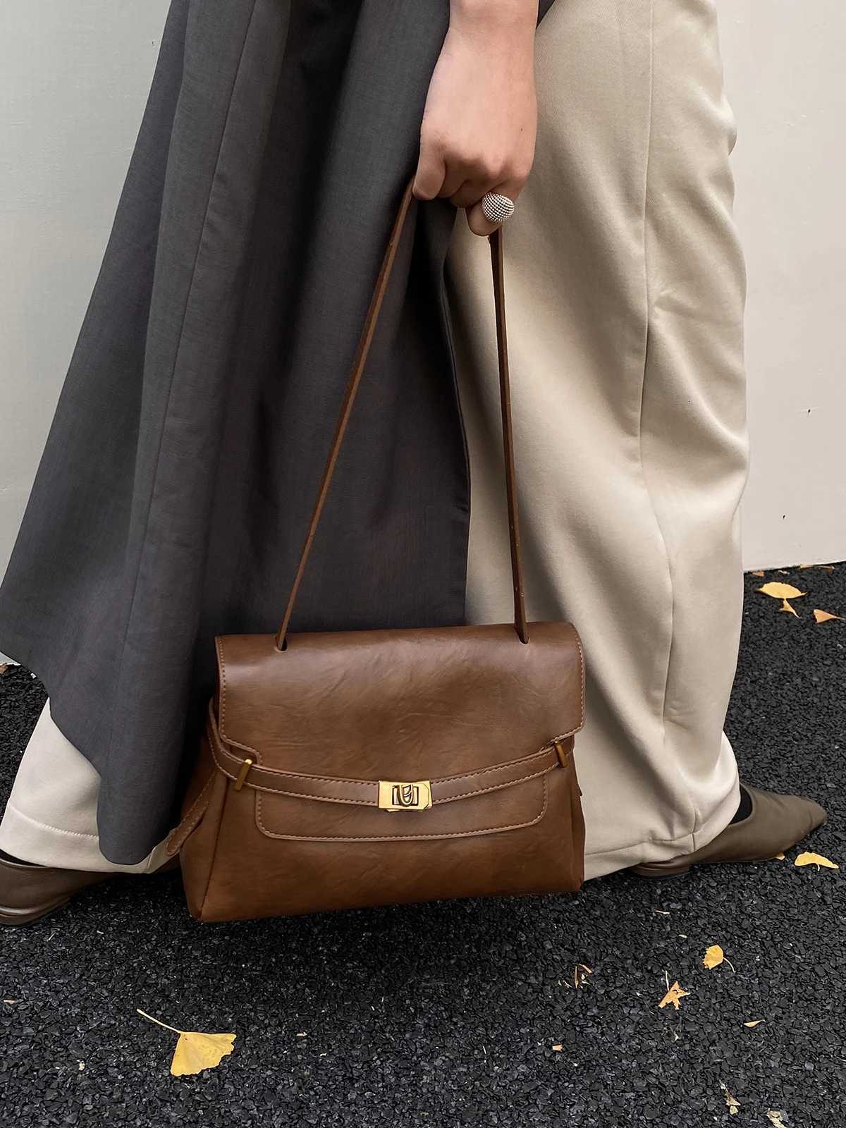 2025 New Wens BagLuxury Minimalist Crossbody Bag for Versatile Daily Cmute Y251211