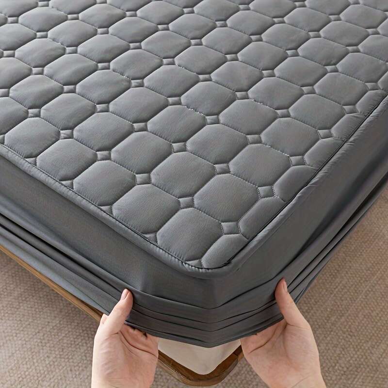 1pc Heavy-Duty Quilted Waterproof Mattress Protector 360° Full Coverage Cover, Deep Pocket Fitted Pad, & Non-Slip, Machine Washable Grey/White/