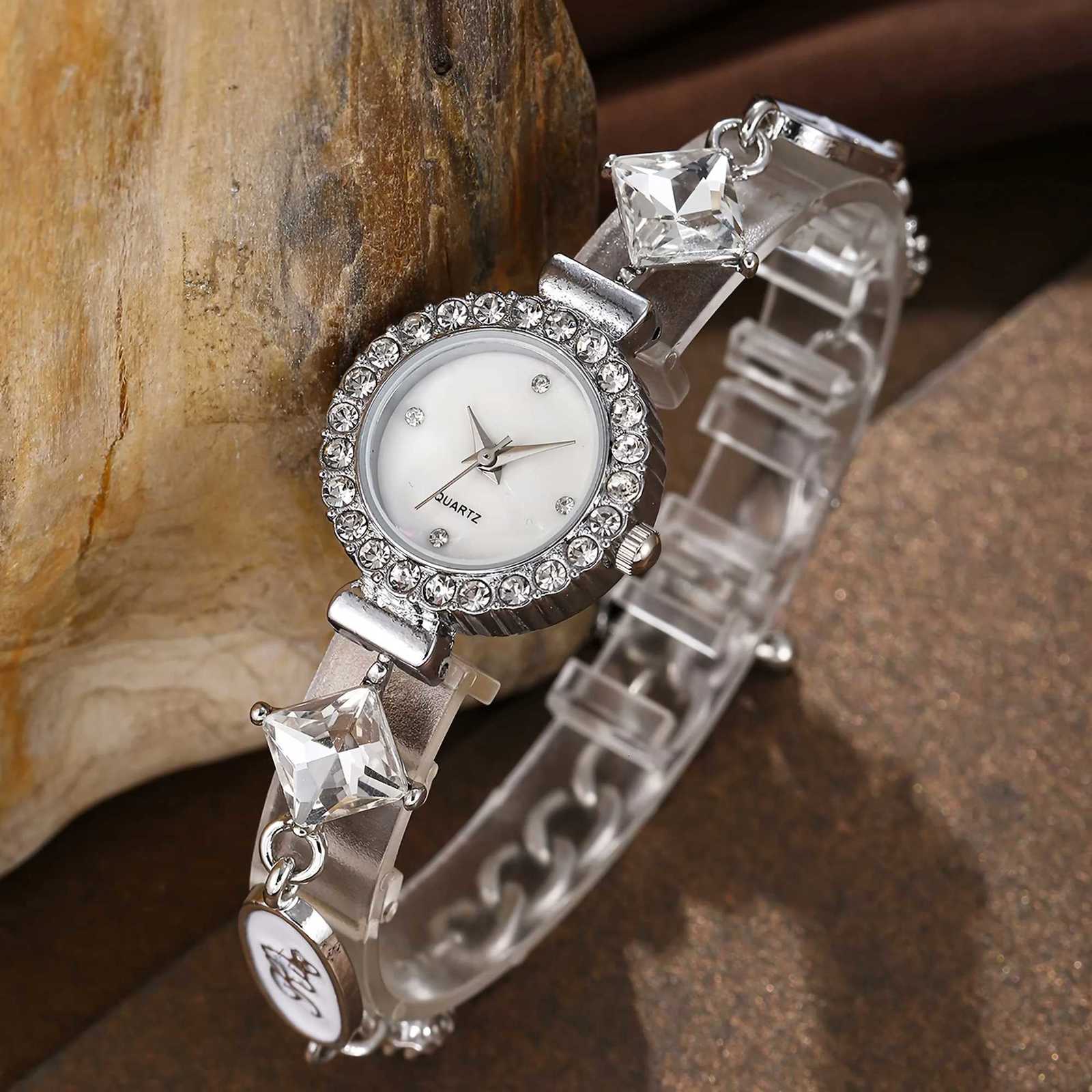 Elegant Bohemian Womens Watch Fashion Rhinestone Ladies Bracelet Band Quartz Watches Reloj Mujer Girls Clock GiftWithout Box Y251212