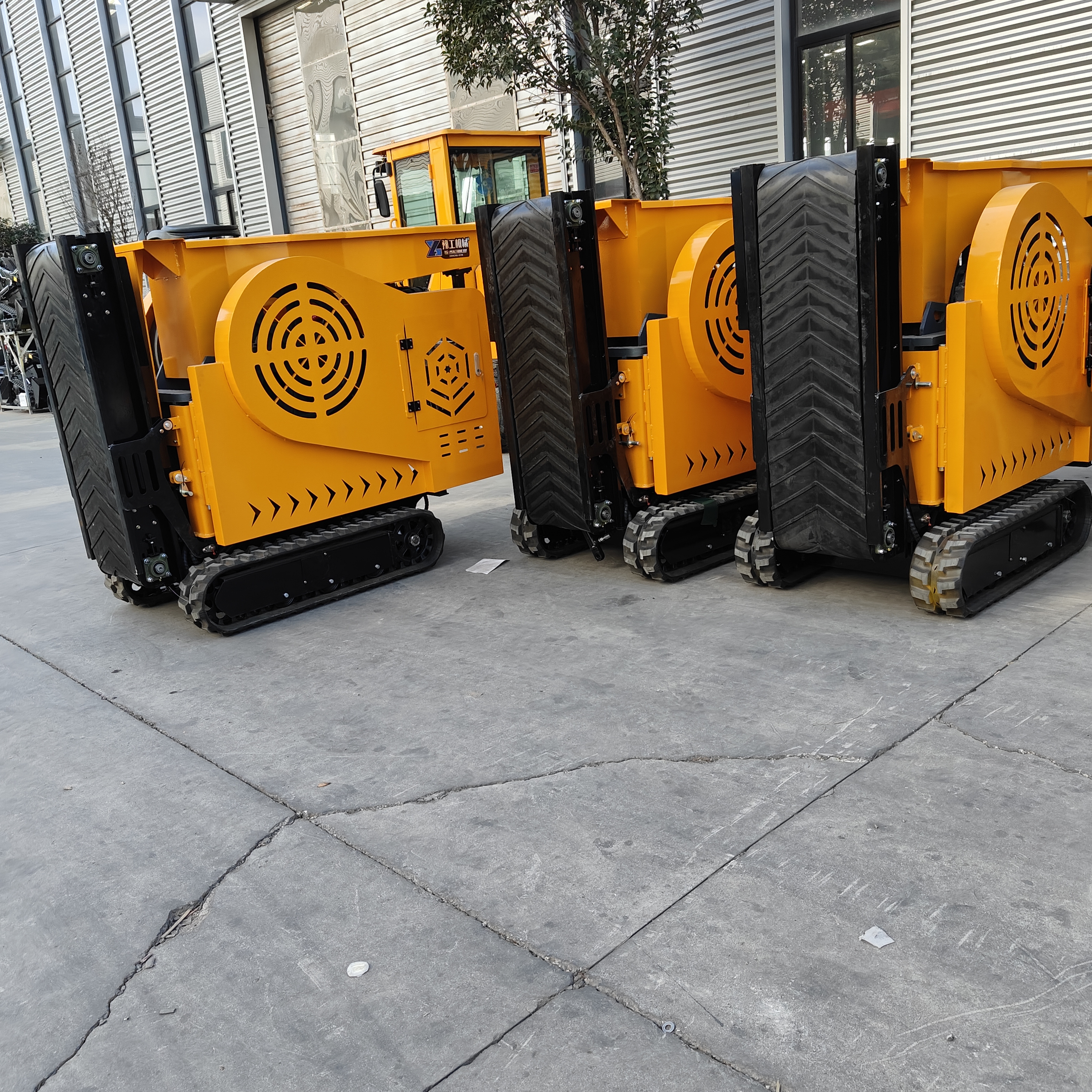 Hydraulically Powered Crawler Mini Crusher | 6.5L Tank Mobile Jaw Crusher for Various Materials