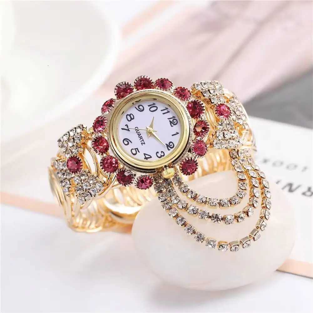 5PCS/Set Luxury Rhinestone Women Watches Fashion Adjustable Bangle Ladies Quartz Wristwatch Jewelry Set Reloj MujerWithout Box Y251212