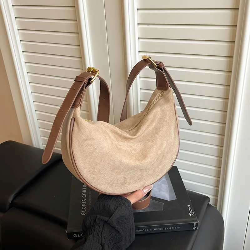 Flannel Shoder Bag Trendy Persality Large Capacity Fi Versatile Messenger Bag Texture Versatile Dumpling Bag Y251211