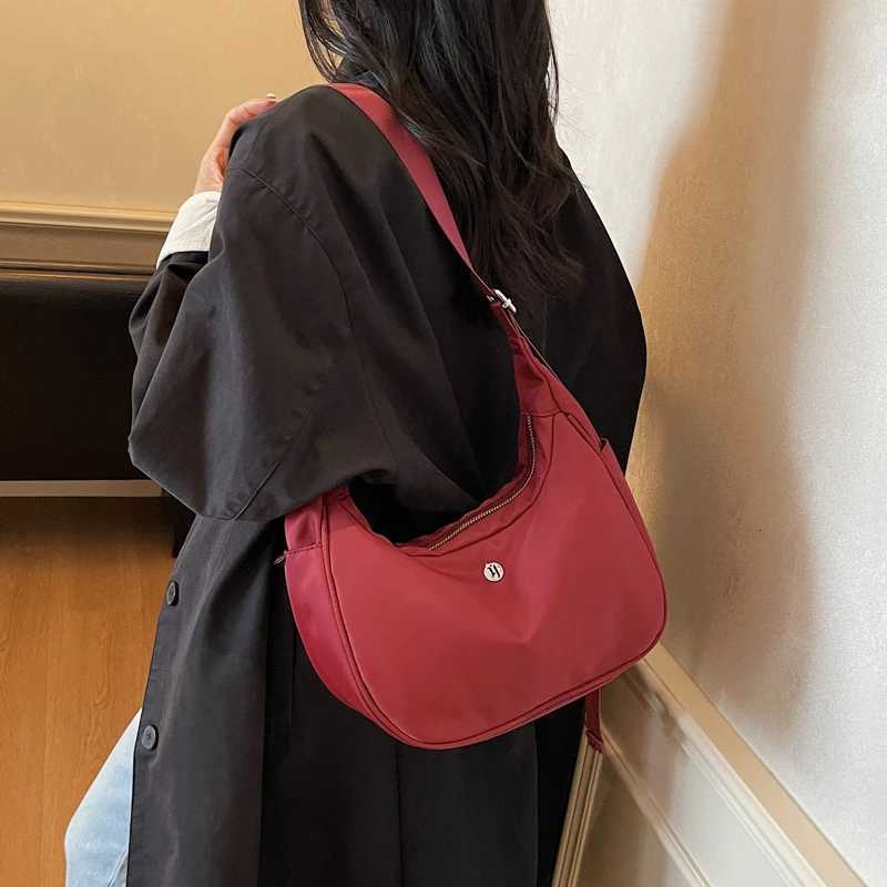 2025 Casual Fi New Large Capacity Crossbody Bags Solid Persality Portable Solid Color Shoder Bags for Wen Y251211