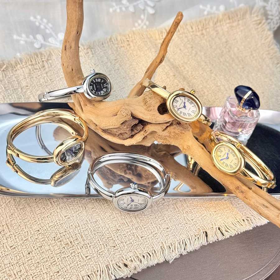 New style bathtub bracelet small dial exquisite and unique light luxury womens high-end Roman numerals oval quartz watch Y251212
