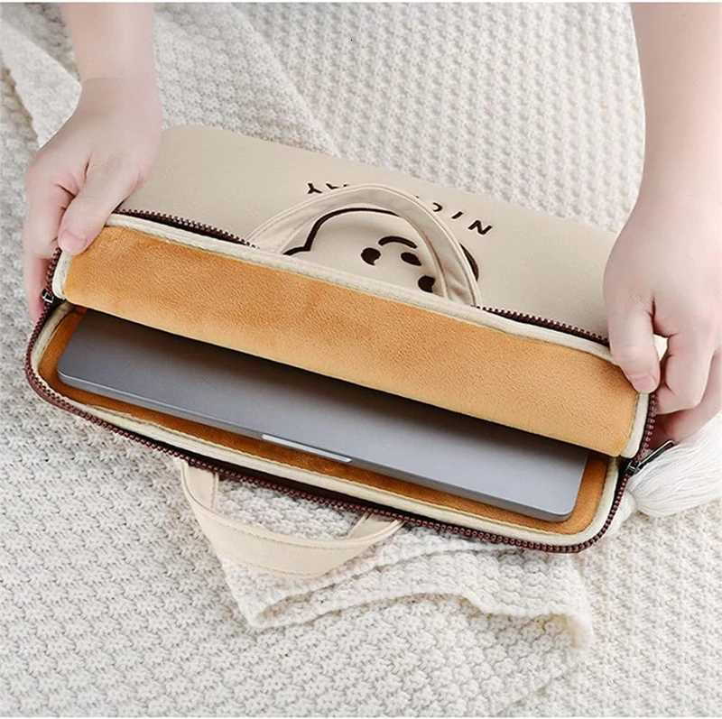 Cute Cartoon Bear Laptop Bag Case for Macbook Air Pro Hp Lenovo 13 14 15 156 16 Inch Notebook Lap Tops Carrying Handbag CoverT251212
