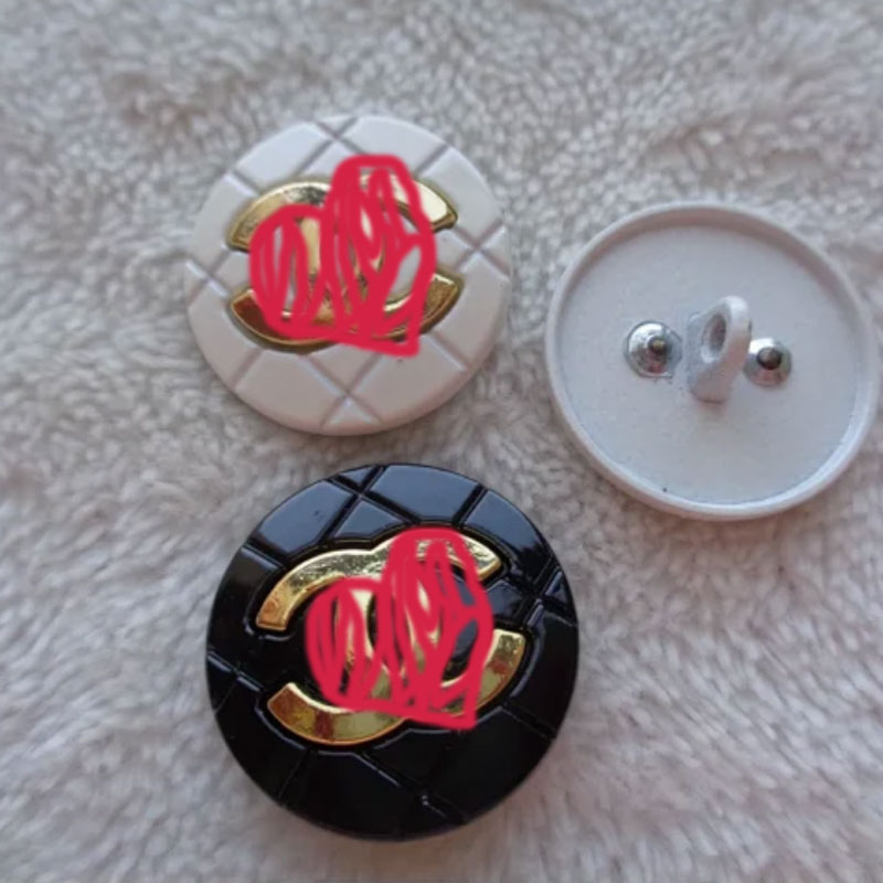 3pcs 20mm C brand Golden black white blue navy button Luxury Desginer Sewing Buttons for Coat Cloth skirt Decorate DIY Crafts Supplies Classic B97