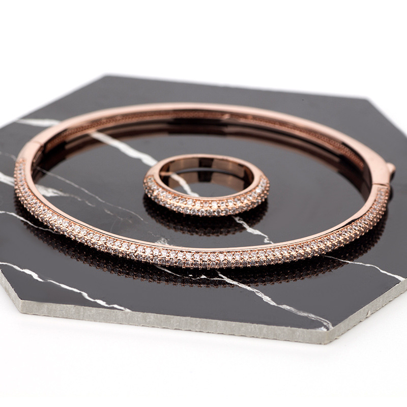 Natural Simple Circle with Rhinestones Women's Bracelet Ring Multi-color Snap Snake Bone Half Circle