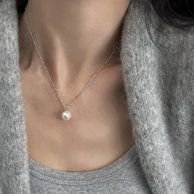 Pearl Necklace for Women Style Simple Temperament Collarbone Chain Niche High-end Feeling 251209