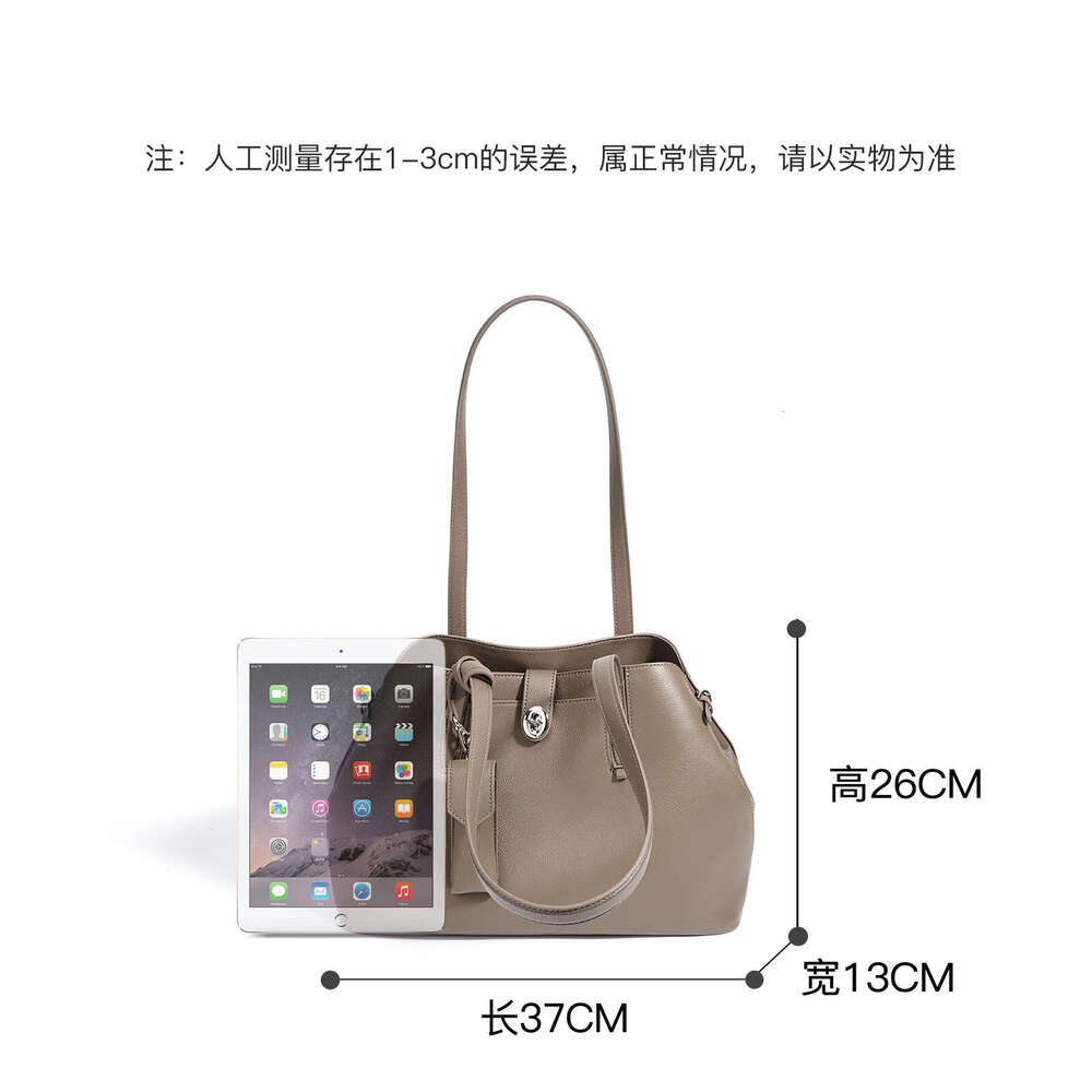 Luxury Bag Designer Shoulder Bags Totes Hobo Autumn Winter New Genuine Leather Large Capacity Fashion Versatile Underarm Light Pendant Simple Niche Wo