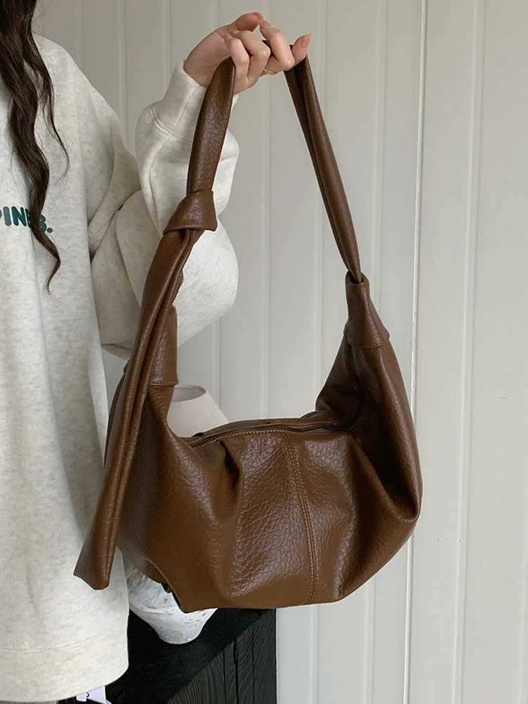 2025 new autumn and winter bag fiable casual crossbody bag shoder bag wens daily cmuting bag Y251211