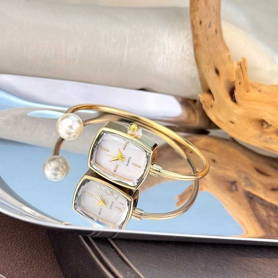 Cross-border new big diamond European and American exquisite bracelet small sugar cube high-end sense niche quartz womens watch Y251212