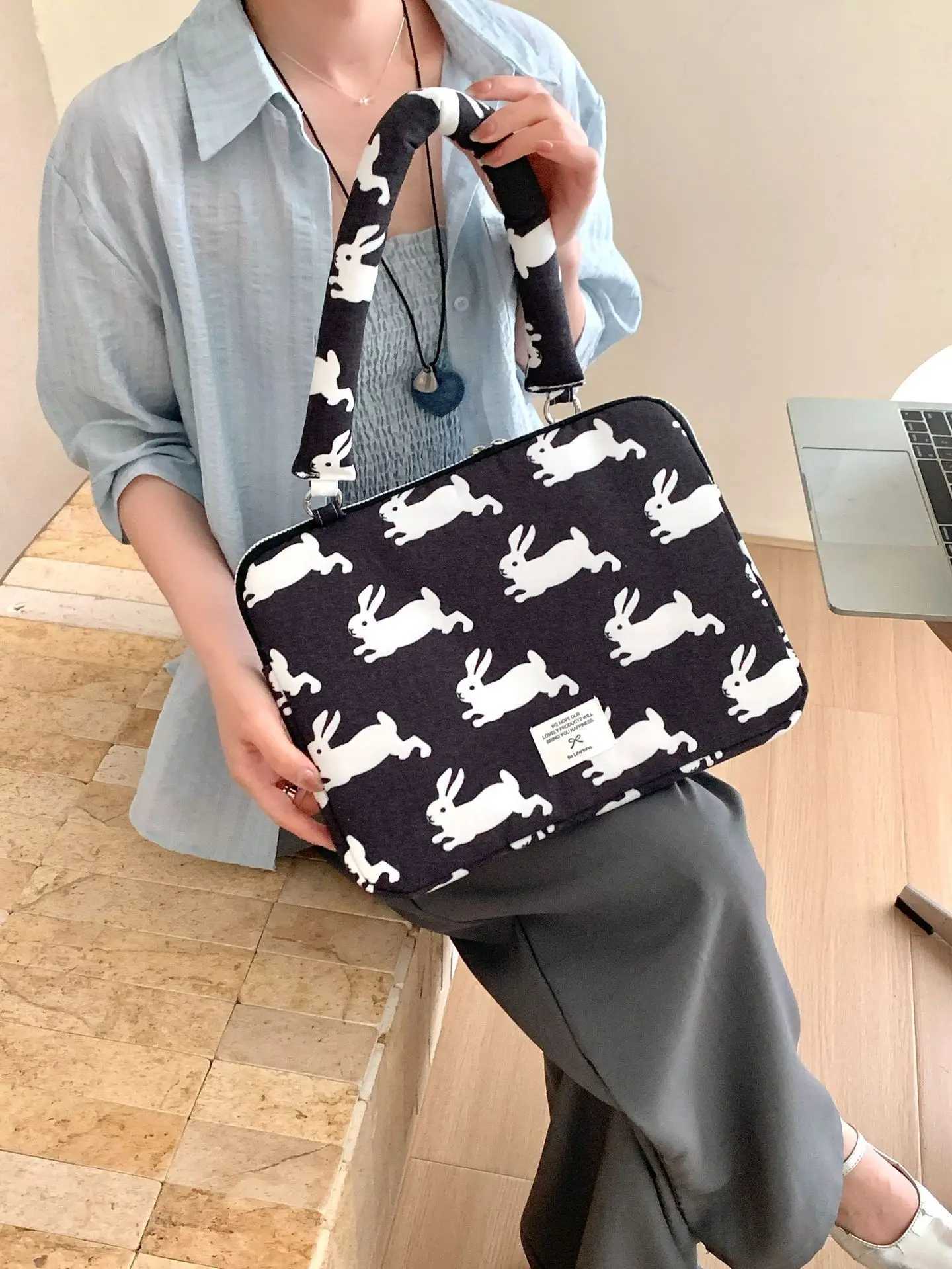 Korean version New Laptop Bag For Macbook Air Pro133 14 15 Xiaomi Huawei Samsung156 16 Inch Cute Lightweight Notebook PouchT251212