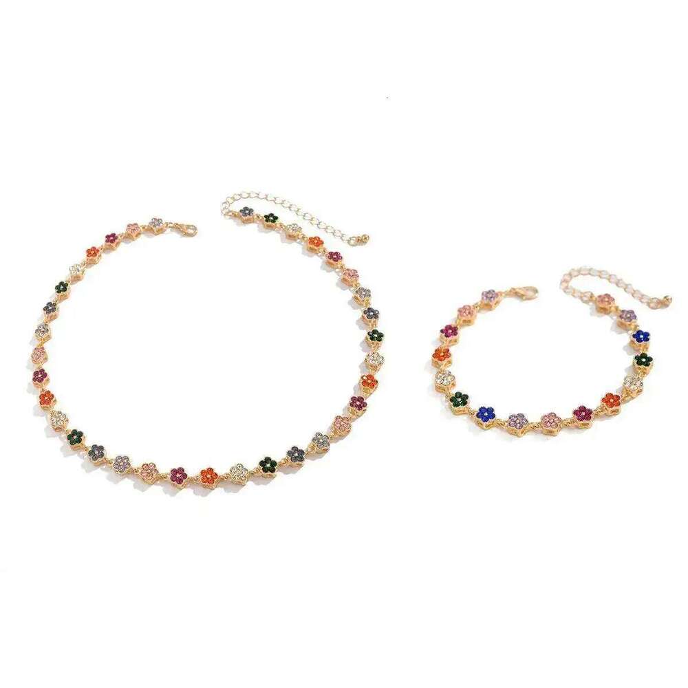 Necklace Designer Luxury bracelet four leaf clover Trendy Exquisite Colorful Flower Chain Bangle Men Creative Bohemia Rhinestone Short Necklace Jewelr