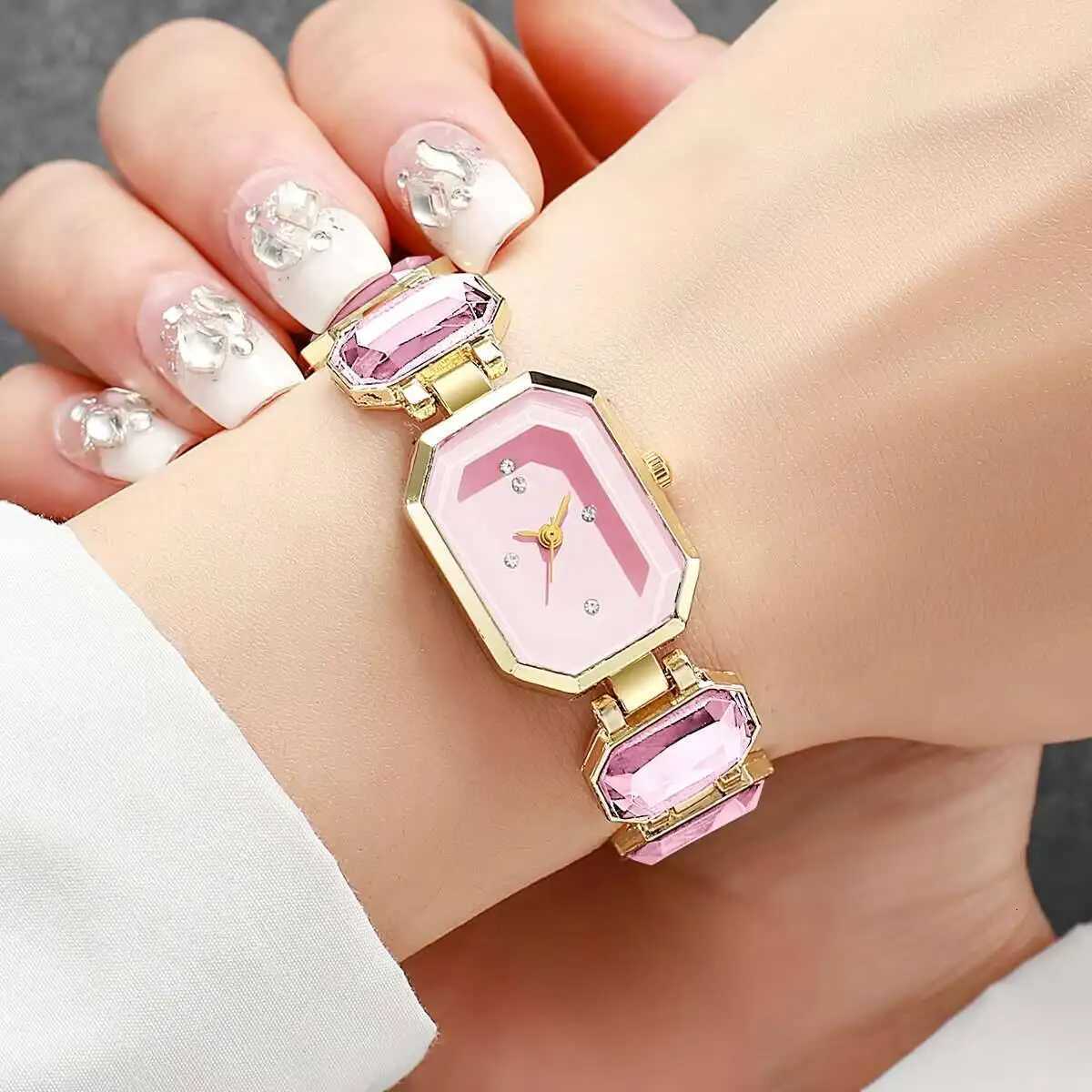 Elegant Women Watches Fashion Rectangle Dial Quartz Wrist Watches Girls Clock Reloj HombreWithout Box Y251212