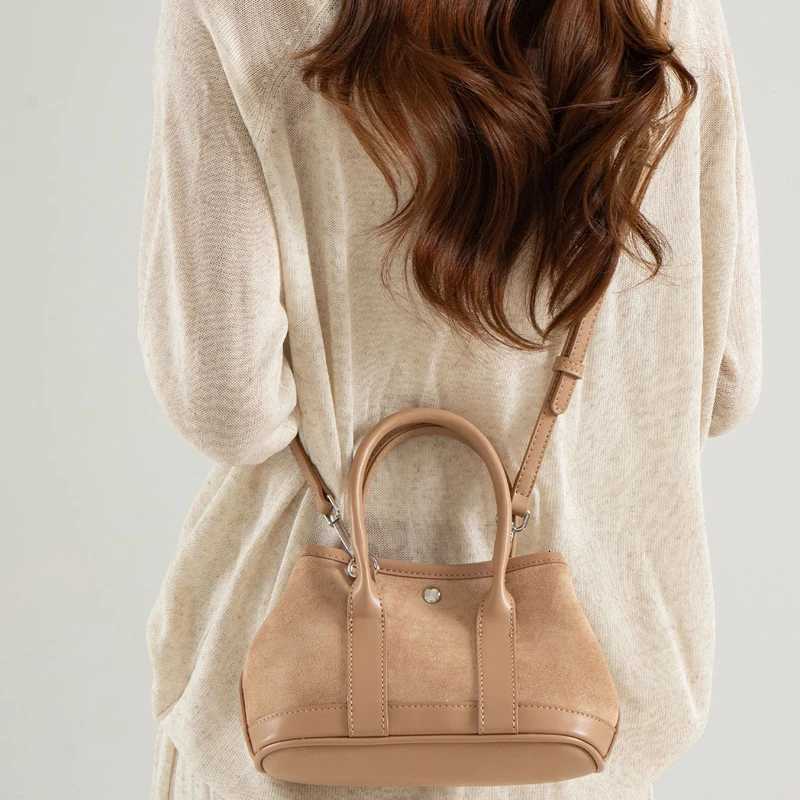 Hot Selling Autumn/winter New High-quality Wen Bags Fiable Temperament Suede Single Shoder Handbag Simple Shoder Bag Y251211