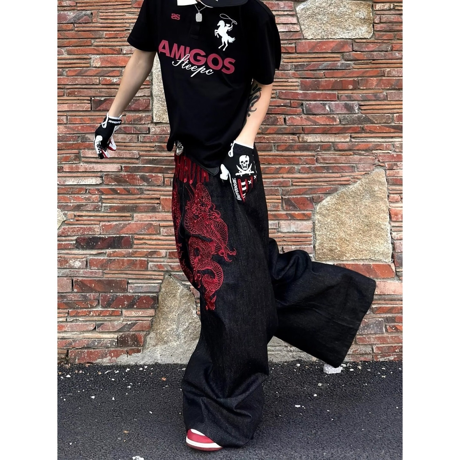 Embroidered Dragon Totem Jeans Hip Hop Baggy Jeans Streetwear Y2k Mens Jeans Loose Wide Leg Denim Fabric High Quality 240927