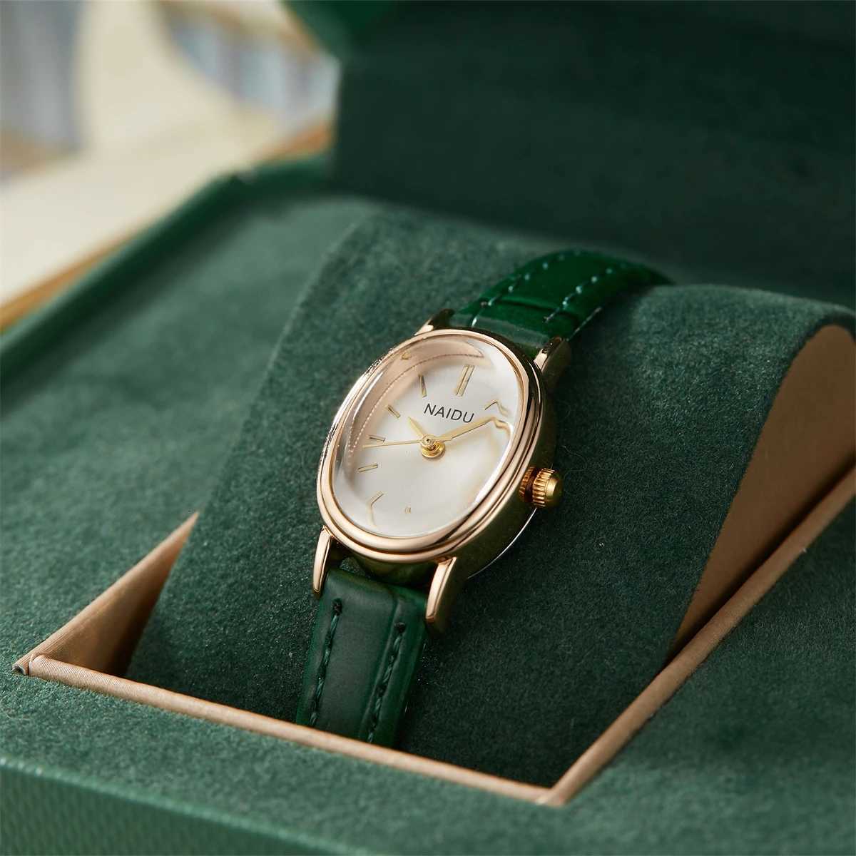 Elegant and fashionable ladies watch simple smooth dial oval case ladies quartz watch Y251212