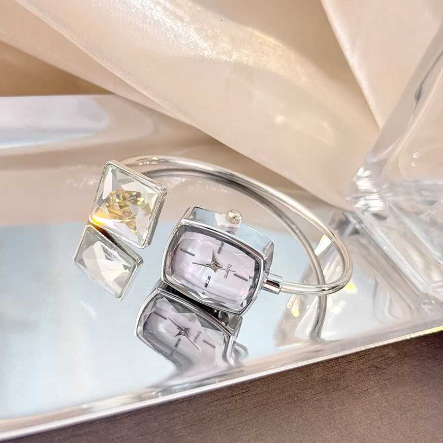 Cross-border new big diamond European and American exquisite bracelet small sugar cube high-end sense niche quartz womens watch Y251212