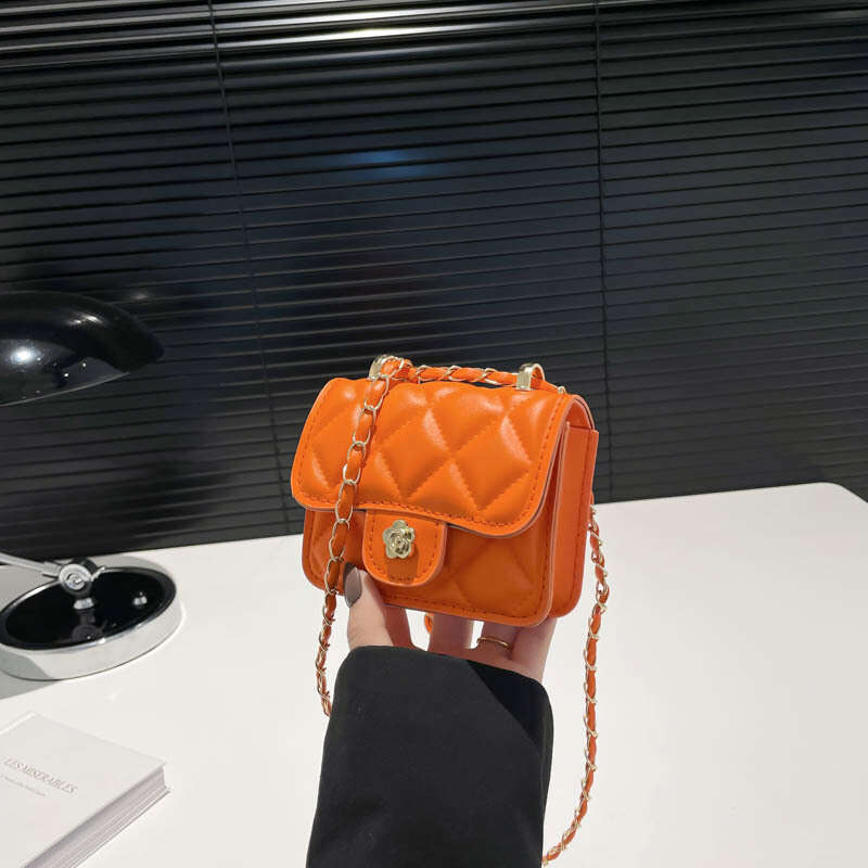 Premium 2025 New Niche Design Chain Handheld Versatile Celebrity Lipstick Mini Coin Small Square Bag H250804