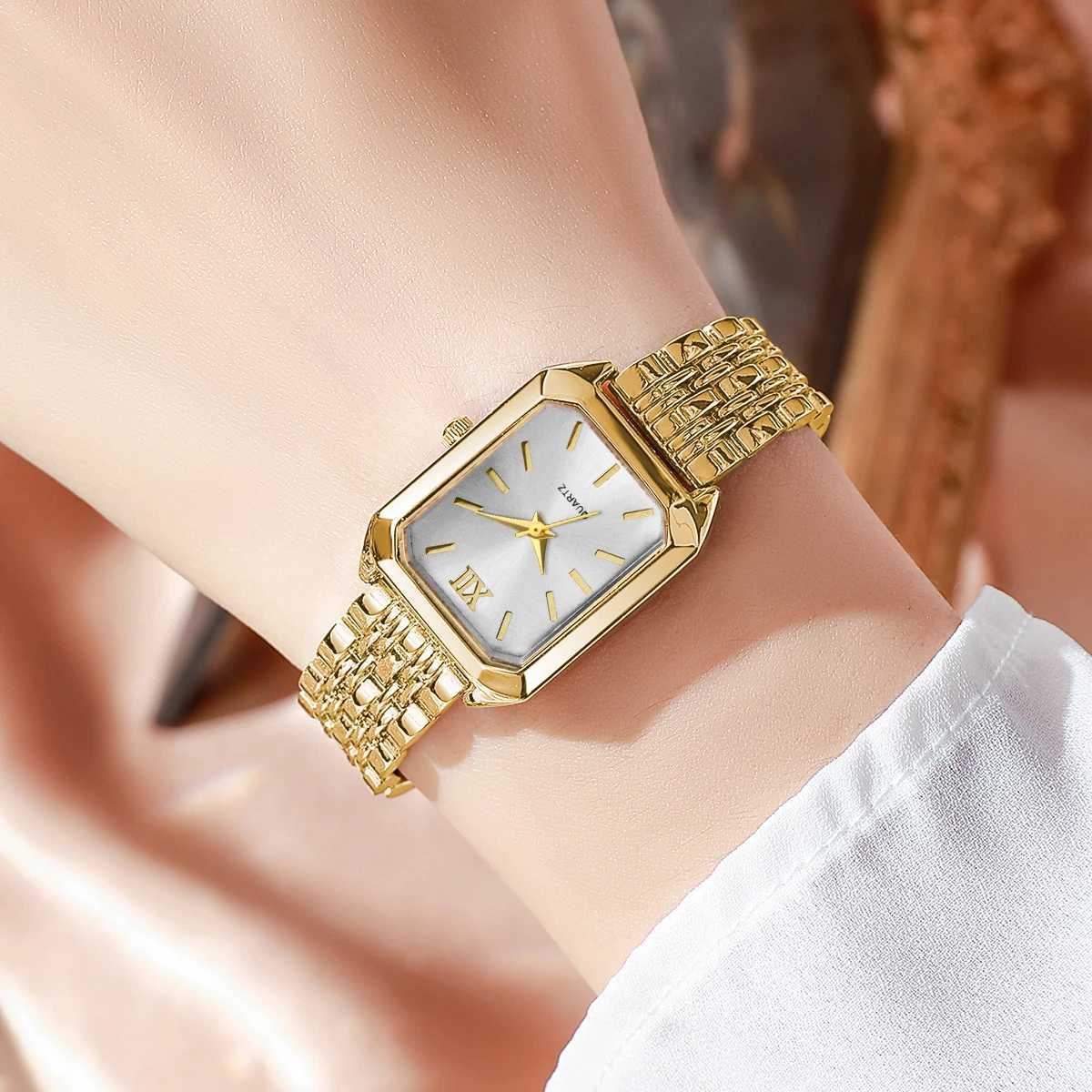 5PCS/Set Elegant Rectangle Women Watches Fashion Ladies Quartz Wristwatch Jewelry Set Reloj Mujer Girls Clock GiftWithout Box Y251212