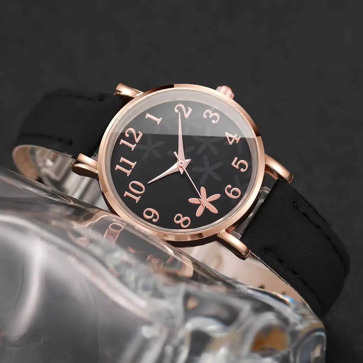 6PCS/Set Fashion Flower Dial Womens Watch Casual Leather Strap Quartz Watches Leaf Bracelets SetWithout Box Y251212