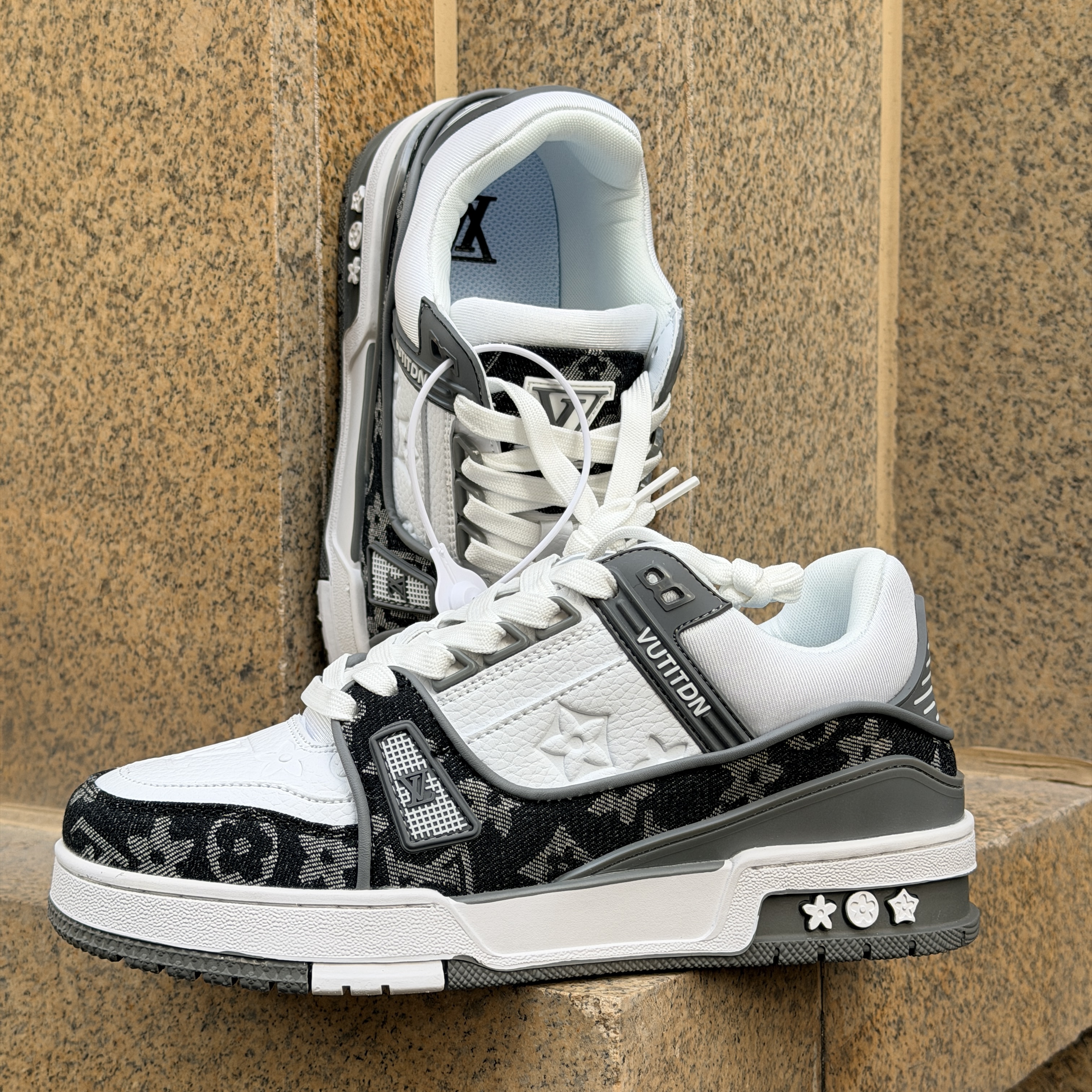 2025 Hot Mens Womens Couple Fashion Vintage Sneakers Casual Running Sports Shoes black grey white dh1798093-JY