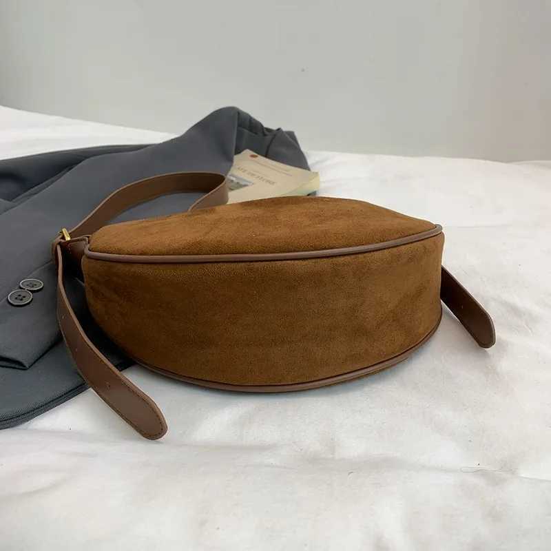 Flannel Shoder Bag Trendy Persality Large Capacity Fi Versatile Messenger Bag Texture Versatile Dumpling Bag Y251211