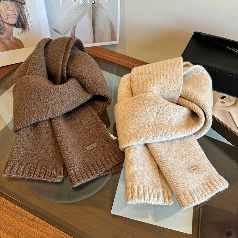 100 Pure Wool Scarf Womens Winter Solid Color Versatile 2024 New Korean Small Mens Couple Black Fashion Trend Y251211
