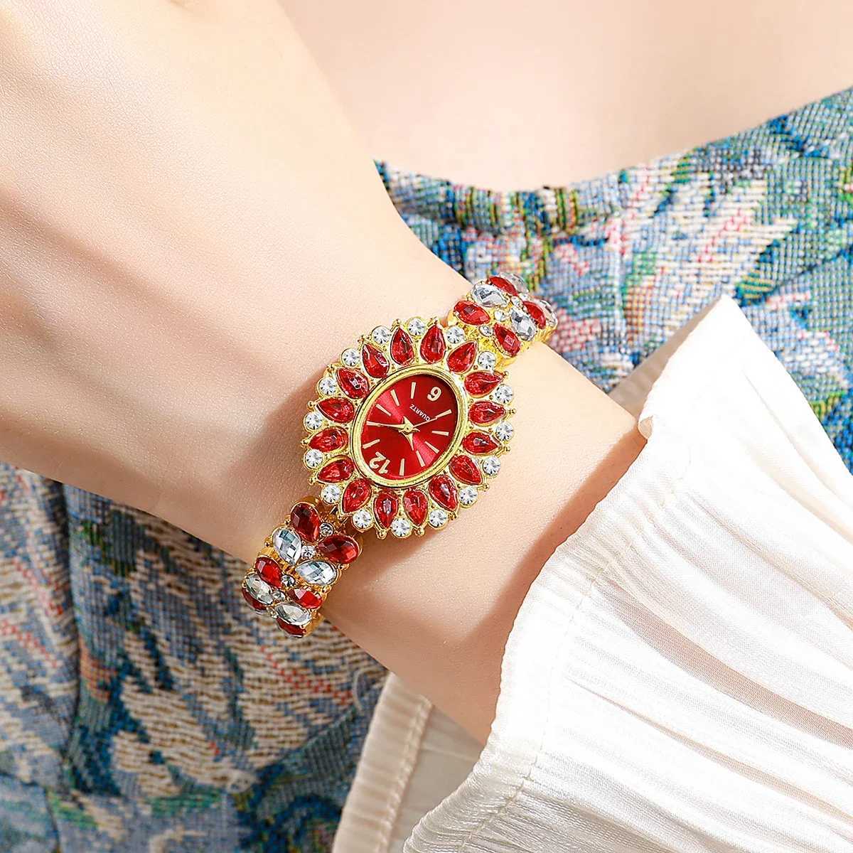 1PC Surprise Mystery Watch Blind Box-Women Watches Fashion Rhinestone Bracelet Quartz Wristwatch Reloj MujerWithout Box Y251212