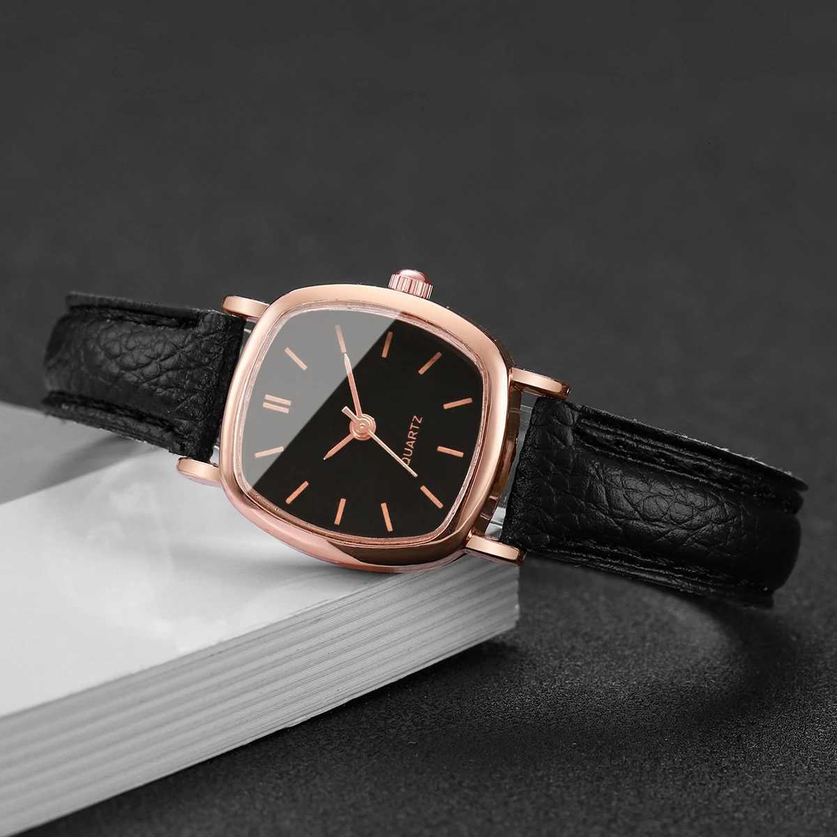 Fashion Small Dial Women Quartz Watch Ladies Simple Leather Band WristwatchesWithout Box Y251212