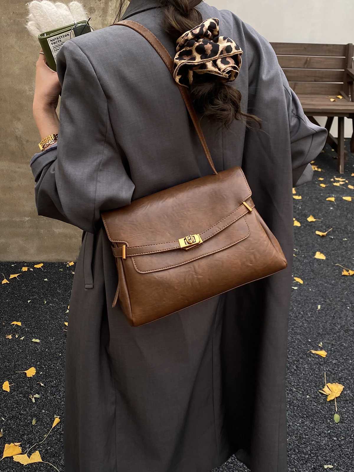 2025 New Wens BagLuxury Minimalist Crossbody Bag for Versatile Daily Cmute Y251211