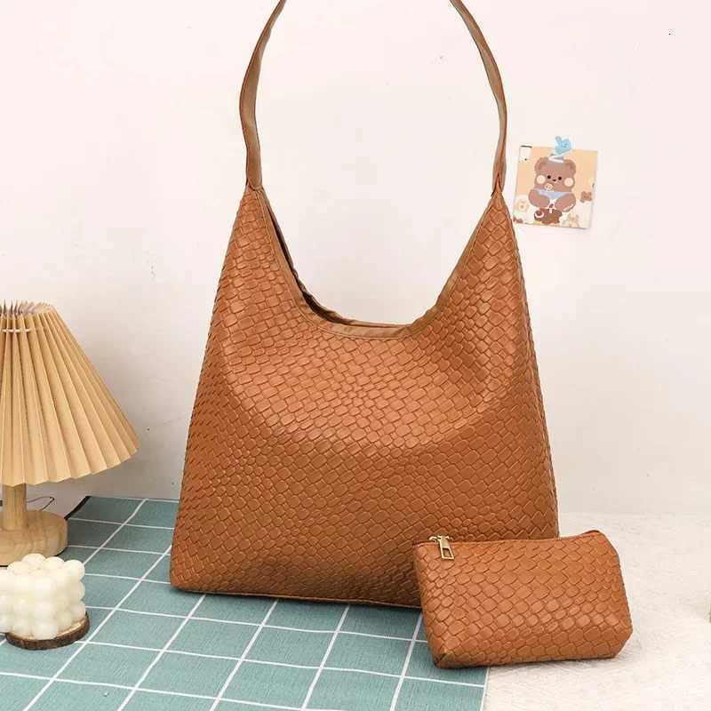 2024 New Foreign Trade Wens Bag High-end Shoder Bag Woven Pattern Large-capacity Cmuter Bag Tote Bucket Bag Y251211