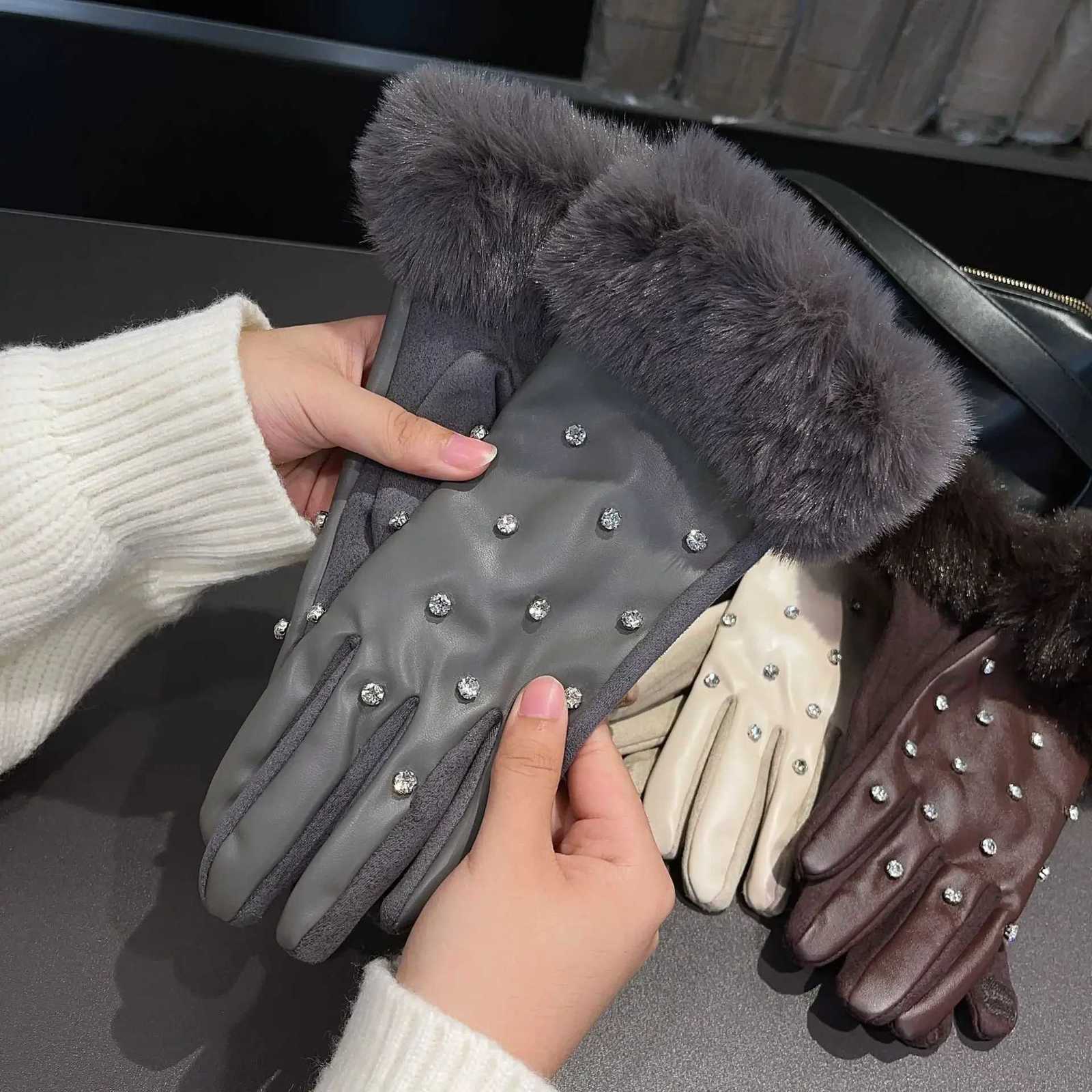 Luxury Rhinestone Womens PU Leather Gloves Cold Proof Winter Warm Gloves with Faux Fur Trim Cuff Thermal Lining Party Gloves Y251211