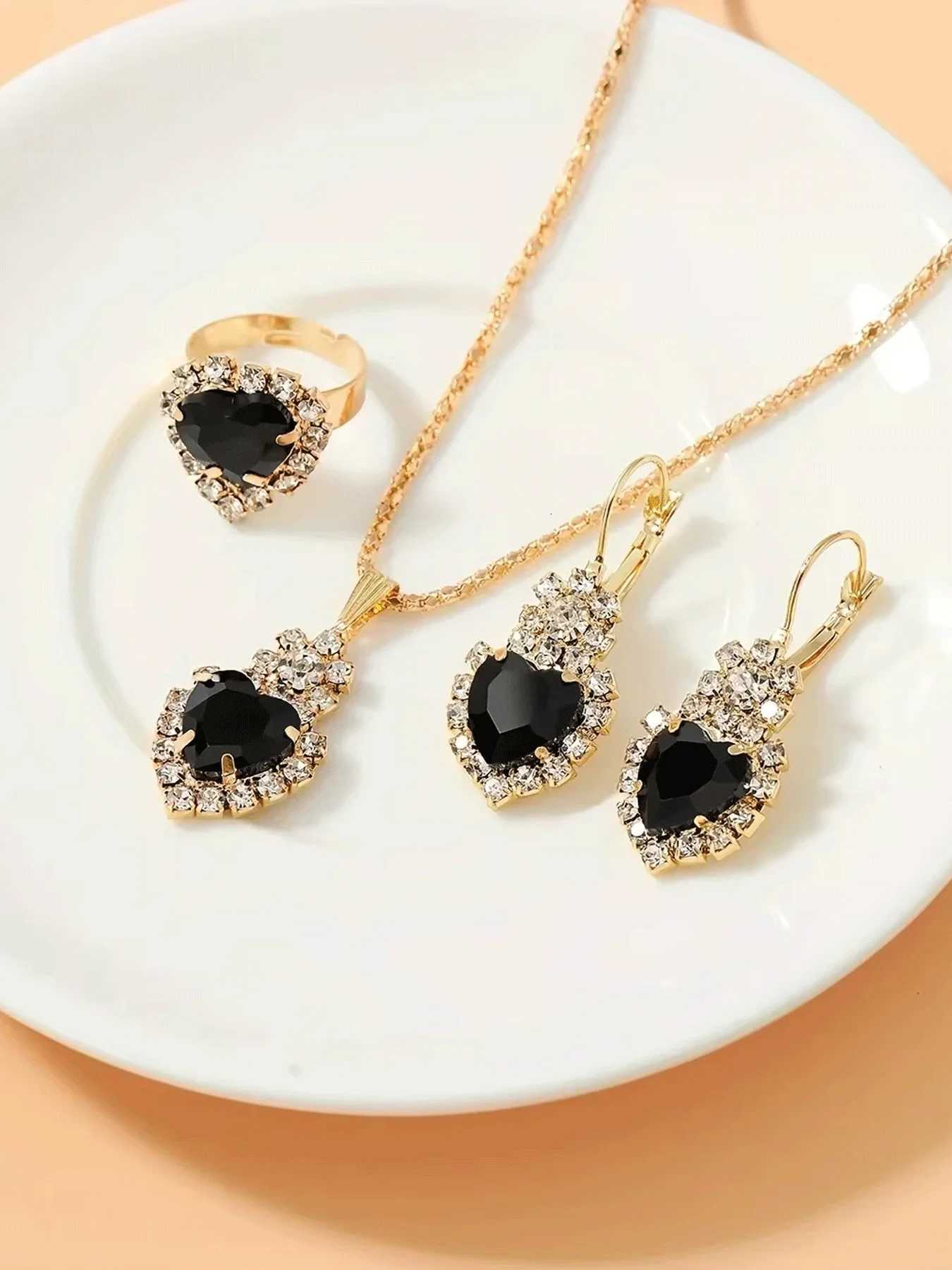 Watch Womens Fashion Watch Womens Watch Versatile Small and High end Quartz Watch Set Y251212