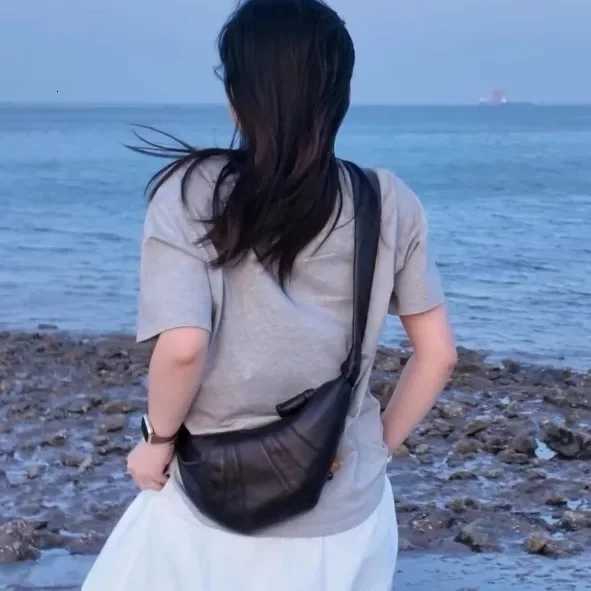 Lazy-chic Flap Bag in Soft Leather - New Wens Trendy Crossbody Bag with Unique Texture Baguette Style Y251211