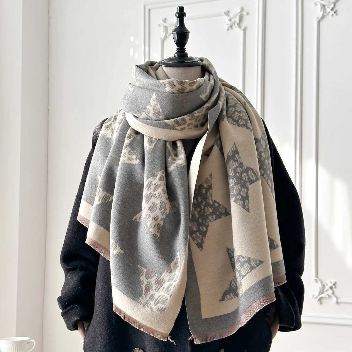 New Luxury Autumn and Winter Cashmere Star Print Scarf Women Warm Pashmina Poncho Scarves Fashion Shawl Thick Foulard Bufanda Y251211