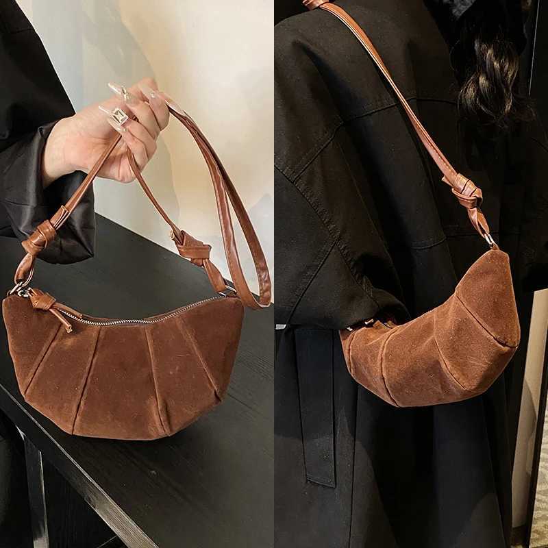 1Pieces Cow Horn Shaped Wens Shoder Bag Veet Material Zipper Handbags And Purses Mountaineering Bag Christmas Gifts Y251211