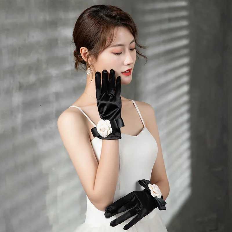 Original Celebrity Camellia Vintage Black Short Satin Hepburn Gloves Stage Banquet Bridal Accessories Modeling Photographic Y251211