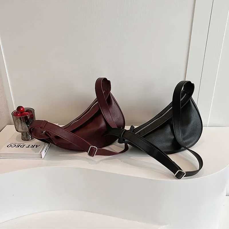 Sewing Thread Shoder Bags Zipper Wens Bags 2025 Hot S PU High Capacity Handbag Solid Saddle Splicing Bolsas De Mujer Y251211