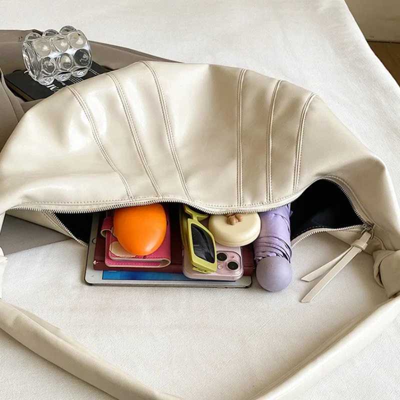 Luxury PU Leather Crescent Crossbody Bag for Wen Casual Shoder Sahel Hobo Bag Dumpling Red Bags Y2k Girls Messenger Bag Y251211